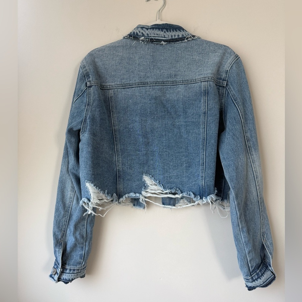 KanCan Ripped Hem Cropped Denim Jacket - Size L - Picture 3 of 6